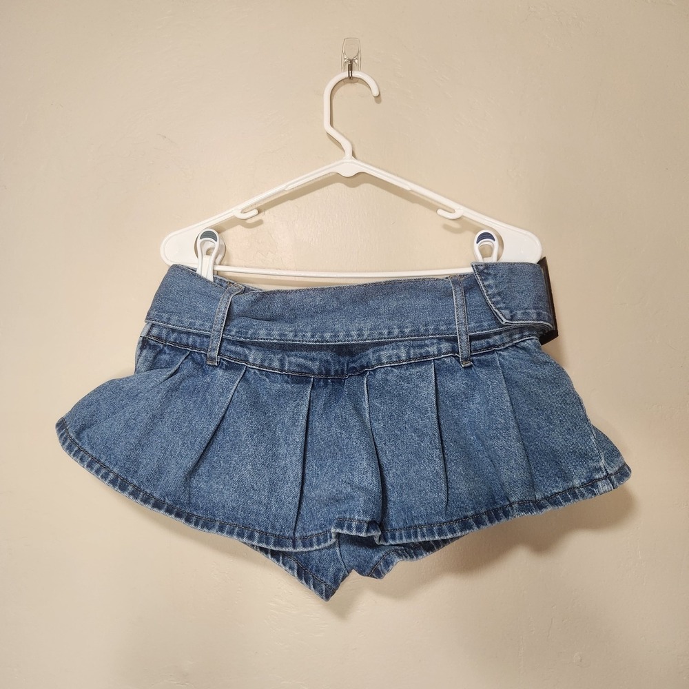 Edikted Micro Denim Skort Pleated and‎ Belted Size M - Picture 2 of 6